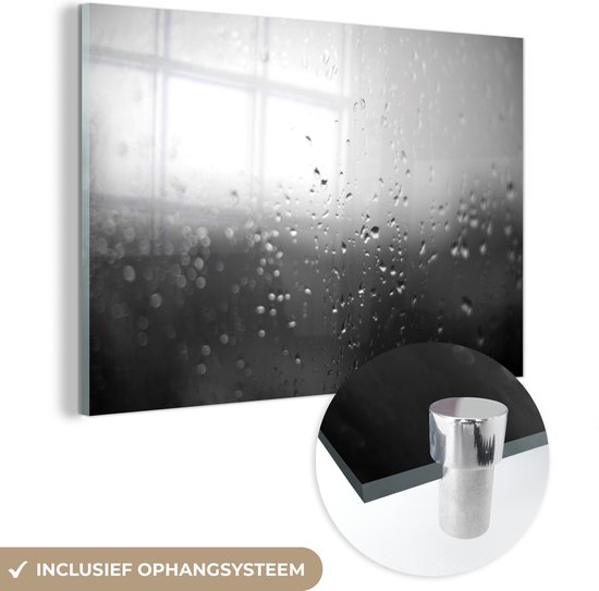 MuchoWow® Glasschilderij 150x100 cm - Schilderij acrylglas - Regendruppels op het raam - zwart wit - Foto op glas - Schilderijen
