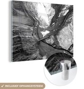 MuchoWow® Glasschilderij 80x60 cm - Schilderij acrylglas - bergketen - zwart wit - Foto op glas - Schilderijen