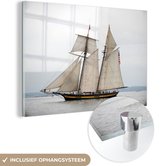 MuchoWow® Glasschilderij 60x40 cm - Schilderij acrylglas - Zeilboot - Zee - Oud - Foto op glas - Schilderijen