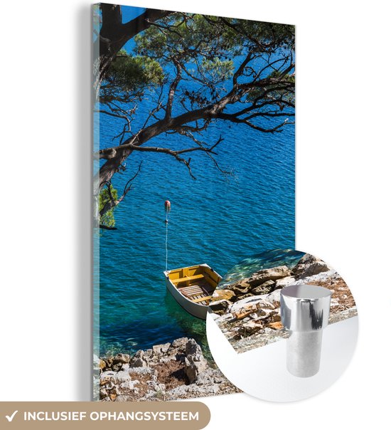MuchoWow® Glasschilderij 120x180 cm - Schilderij acrylglas - Bootje in de Adriatische zee bij het Nationaal park Mljet - Foto op glas - Schilderijen
