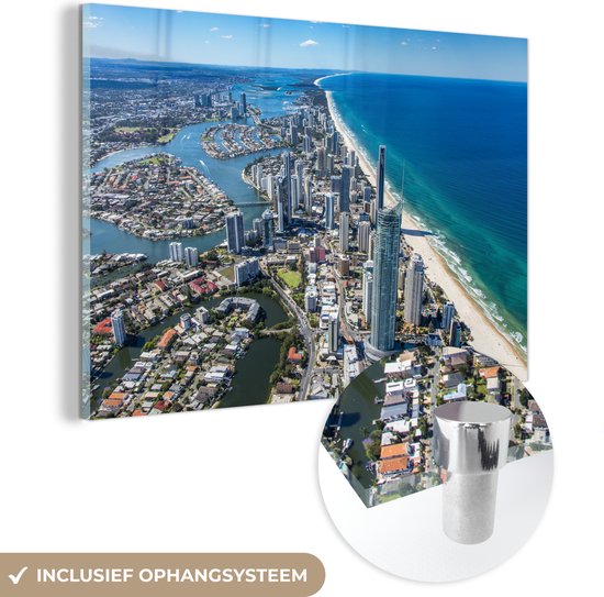 MuchoWow® Glasschilderij 60x40 cm - Schilderij acrylglas - Luchtfoto van Gold Coast in Australië tijdens een heldere dag - Foto op glas - Schilderijen