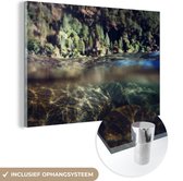 MuchoWow® Glasschilderij 60x40 cm - Schilderij acrylglas - Halve onderwater foto - Foto op glas - Schilderijen