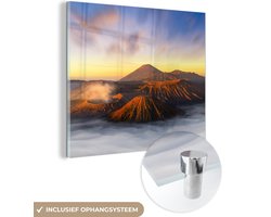 MuchoWow® Glasschilderij 50x50 cm - Schilderij acrylglas - Indonesië - Vulkaan - Java - Foto op glas - Schilderijen