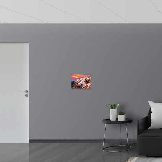 Hout - Zon Zakkend in de Zee bij Traditioneel Stadje Vol Witte Gebouwen - 40x30 cm - 9 mm dik - Foto op Hout (Met Ophangsysteem)