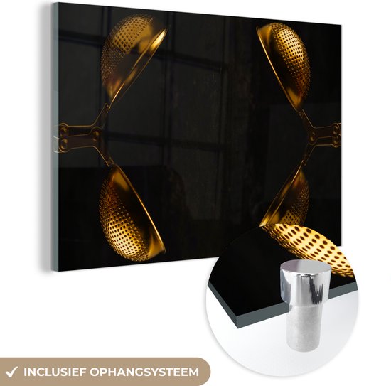 Glasschilderij zwart goud - Thee zeef - Goud - Zwart - Luxe - 150x100 cm - Foto op glas - Decoratie woonkamer