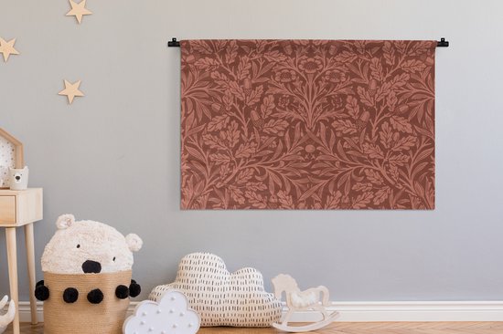 Bruin wandkleed met bladeren en eikels patroon, decoratief aan kinderkamer muur.