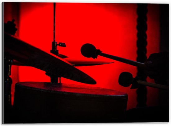 Dibond - Drumtoestel in Rood Licht - 40x30 cm Foto op Aluminium (Wanddecoratie van metaal)