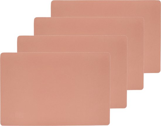 Vier zalmroze placemats in leerlook, deels overlappend.