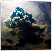 Dibond - Donkere Wolken voor de Zon - 50x50 cm Foto op Aluminium (Met Ophangsysteem)