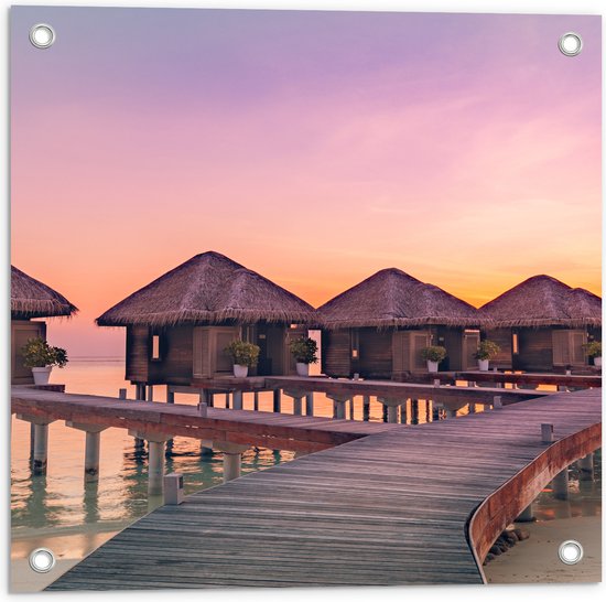 Tuinposter – Vlonder naar Beach Resorts in Zee tijdens Zonsondergang - 50x50 cm Foto op Tuinposter (wanddecoratie voor buiten en binnen)