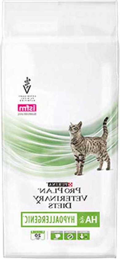 Zak kattenvoer Purina Pro Plan Veterinary Diets HA Hypoallergenic met een gestreepte kat.