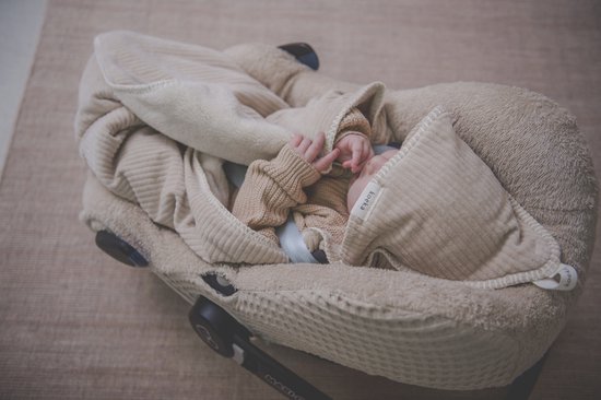 Koeka Maxi Cosi hoes Antwerp - wafelstof met badstof - zand van Koeka — afbeelding 4