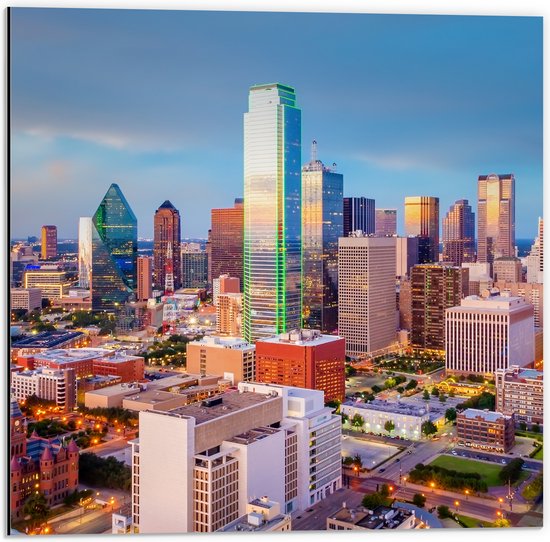 Dibond - Uitzicht op Gebouwen in Dallas, Texas - 50x50 cm Foto op Aluminium (Wanddecoratie van metaal)