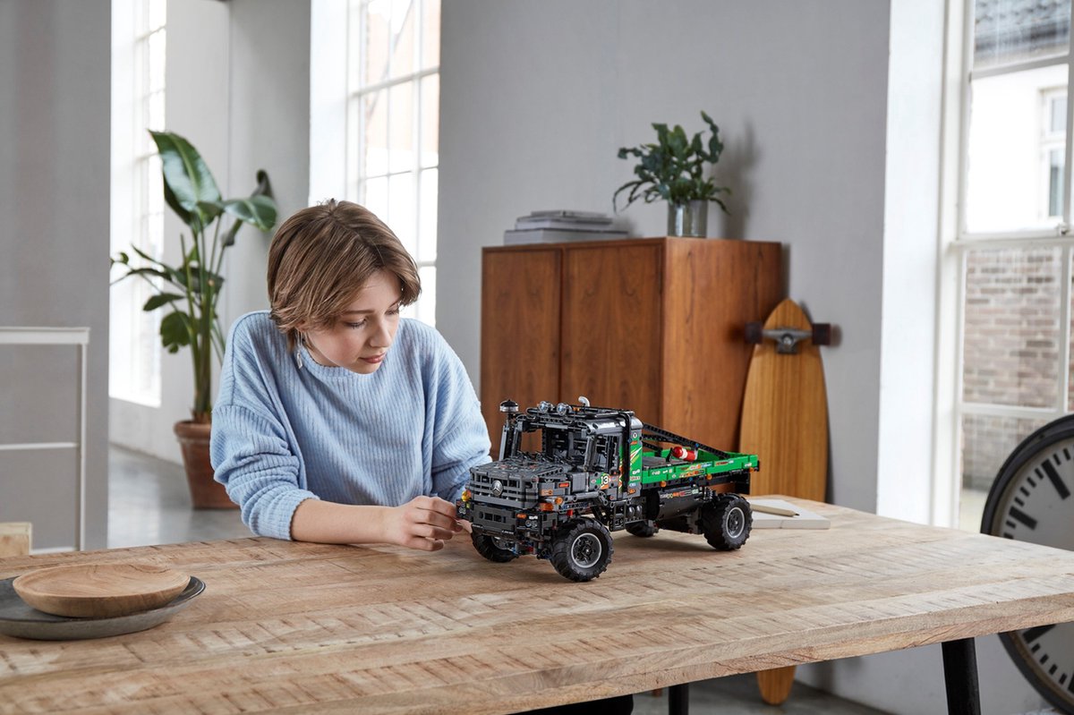 LEGO Technic 4x4 Mercedes-Benz Zetros Trial Truck met app-besturing 42129 — afbeelding 9