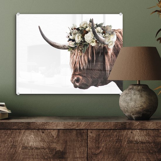 MuchoWow® Glasschilderij 40x30 cm - Schilderij acrylglas - Schotse hooglander - Rozen - Wit - Foto op glas - Schilderijen