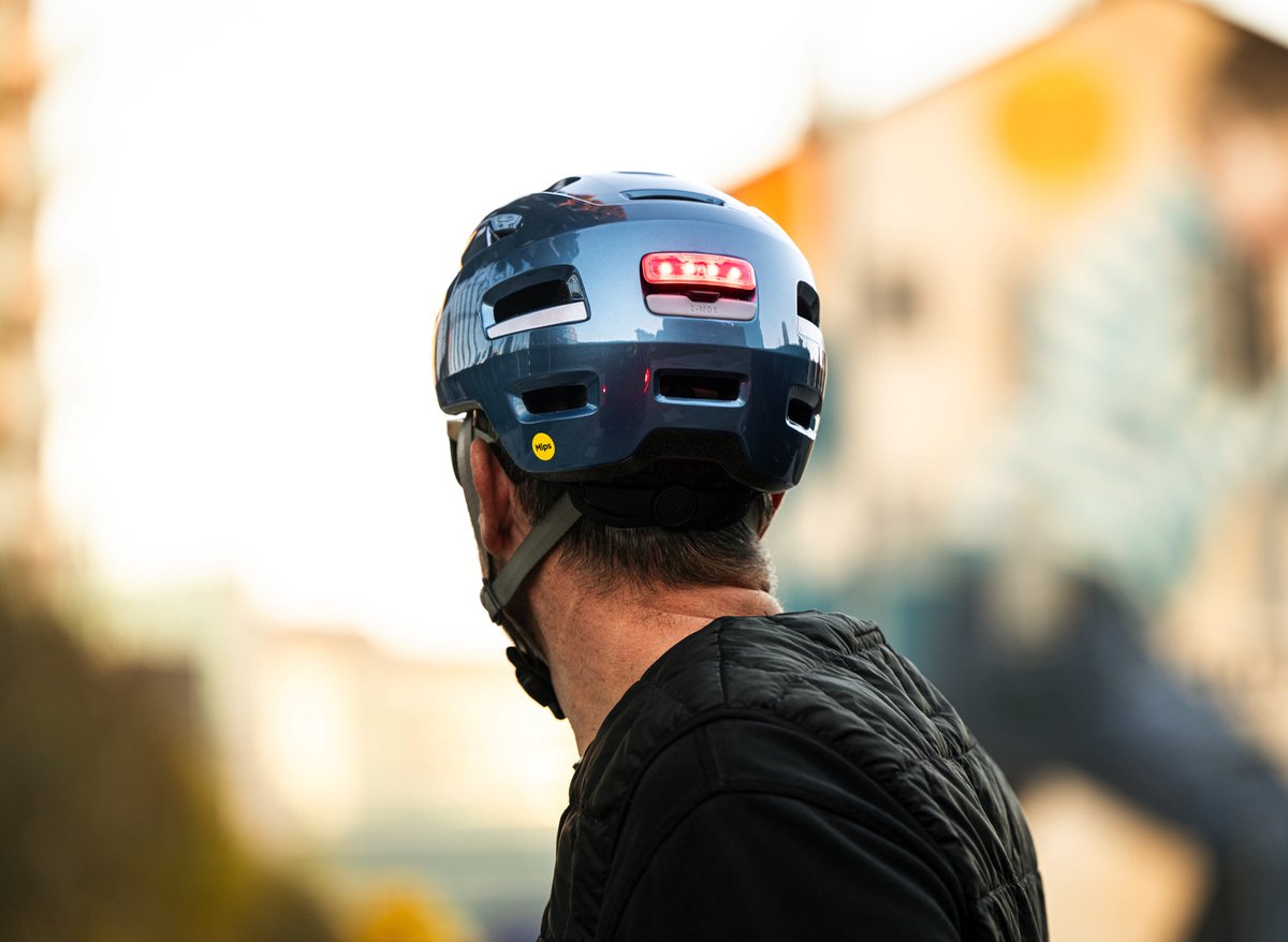 MET E-Mob MIPS - Lichte e-fietshelm met MIPS en USB-LED thumbnail 4