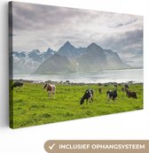 Vaches avec montagnes Toile 80x60 cm - Tirage photo sur toile (Décoration murale salon / chambre) / Peintures sur toile Animaux