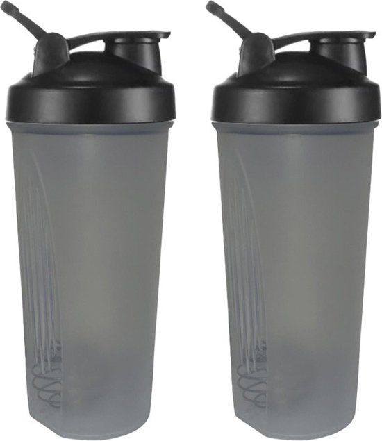Twee grijze kunststof shakers van 600 ml met roestvrijstalen mixbal, lekvrije dop en maatstreepjes.