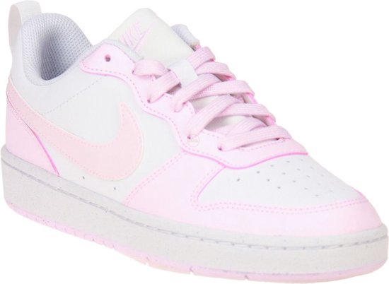 Witte sneaker met roze Nike swoosh en roze leren overlays