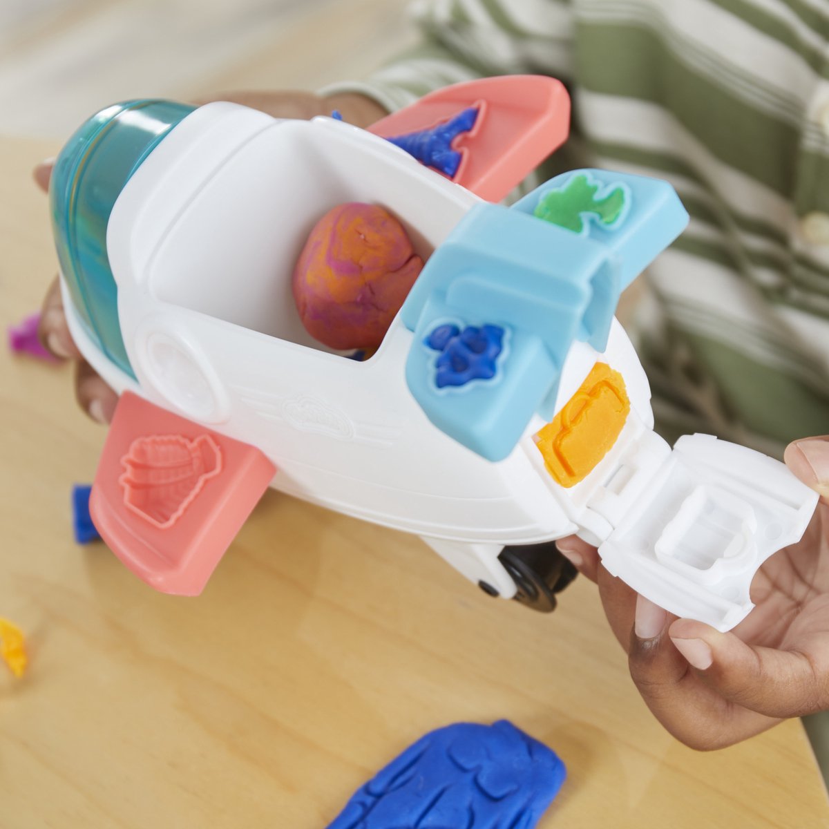 Play-Doh Airplane Explorer Starter Set - Boetseerklei - 4 Play-Doh potjes — afbeelding 12