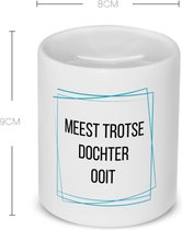 Akyol - meest trotse dochter ooit Spaarpot - Dochter - trotse dochter - verjaardagscadeau - verjaardag - cadeau - cadeautje voor dochter - dochter artikelen - kado - geschenk - gift - 350 ML inhoud