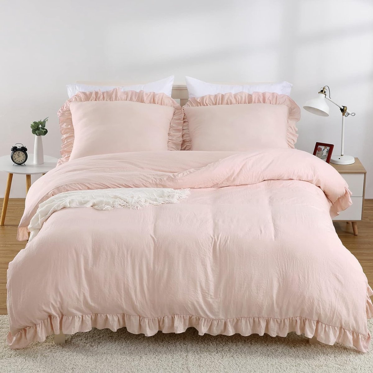 Unyqoos 3-delige beddengoed set met ruches, 200 x 200 cm, roze effen romantisch ruches beddengoed set. Zachte microvezel dekbedovertrek met knoopsluiting en 2 kussenslopen van 80 x 80 cm.