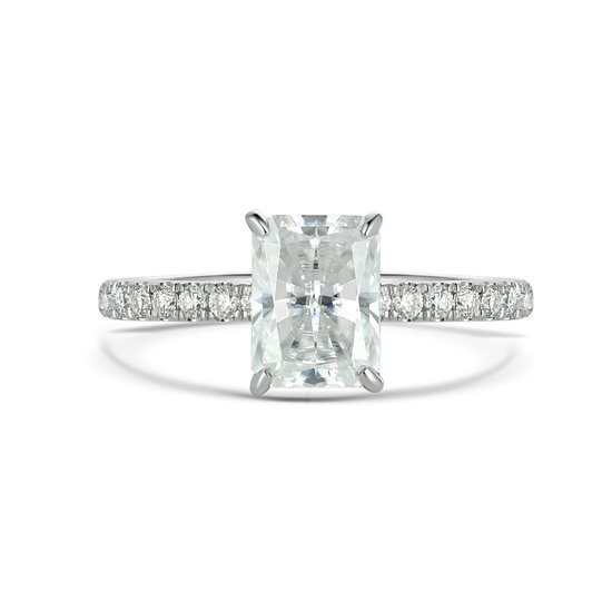 Astra - Ring moissanite rayonnante en argent avec pierres latérales pavées et halo caché - 1,2 carat
