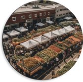 Dibond Muurcirkel - Straat - Bovenaanzicht - Mensen - Drukte - Markt - Fruit - Eten - Kraampjes - 40x40 cm Foto op Aluminium Muurcirkel (met ophangsysteem)