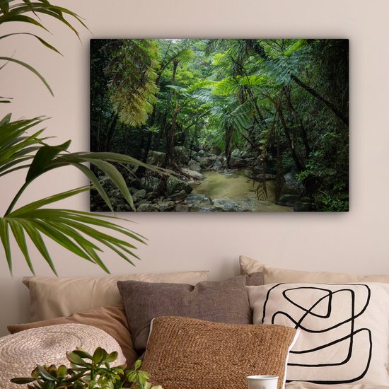 Canvas schilderij 180x120 cm - Wanddecoratie Riviertje in tropische jungle - Muurdecoratie woonkamer - Slaapkamer decoratie - Kamer accessoires - Schilderijen