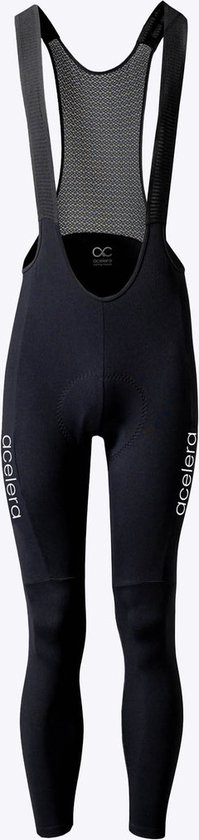 Zwarte lange fietsbroek met bretels, witte mesh rugpand en witte logo's op de benen.