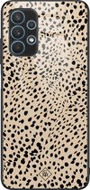 Casimoda® hoesje - Geschikt voor Samsung Galaxy A32 5G - Stippen bruin abstract - Luxe Hard Case Zwart - Backcover telefoonhoesje - Bruin/beige
