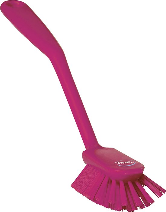 Roze afwasborstel van Vikan met schuine steel en een borstelkop met schuine borstelharen.