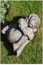 Betonnen tuinbeeld - slapende fee Faye - Pheebert's