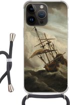 Geschikt voorApple Iphone 14 Pro - Crossbody Case - Een schip in volle zee bij vliegende storm - Schilderij van Willem van de Velde - Siliconen - Crossbody - Backcover met Koord - Telefoonhoesje met koord - Hoesje met touw