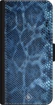 Casimoda® bookcase - Geschikt voor iPhone 12 - Hoesje met pasjeshouder - Slangenprint Blauw - Blauw - Kunstleer