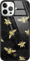 Casimoda® hoesje - Geschikt voor iPhone 12 Pro - Bee Yourself - Luxe Hard Case Zwart - Backcover telefoonhoesje - Zwart