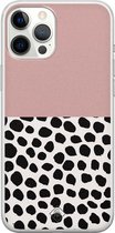 Casimoda® hoesje - Geschikt voor iPhone 12 Pro Max - Stippen roze - Siliconen/TPU telefoonhoesje - Backcover - Gestipt - Roze