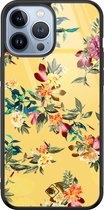 Casimoda® hoesje - Geschikt voor iPhone 13 Pro Max - Bloemen geel flowers - Luxe Hard Case Zwart - Backcover telefoonhoesje - Geel