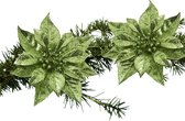 Fleurs de sapin de Noël sur clip - 2x pièces - vert - synthétique - 18 cm