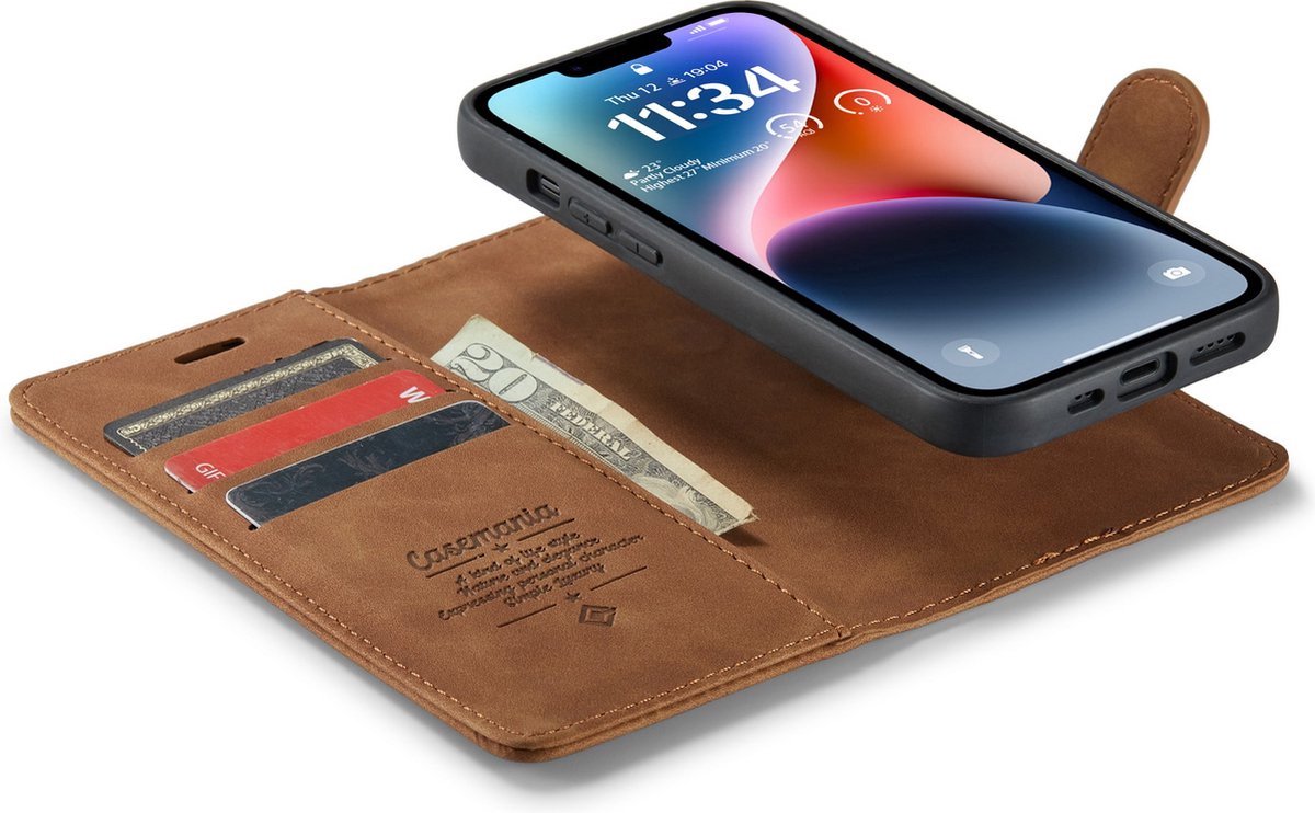 iPhone 14 Plus Bookcase hoesje - CaseMe - Effen Bruin - Kunstleer