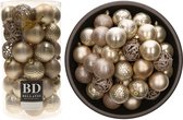 74x stuks kunststof/plastic kerstballen parel/champagne 6 cm mix - Onbreekbaar - Kerstboomversiering/kerstversiering
