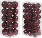 Kerstversiering kunststof kerstballen bordeaux rood glans 6 en 8 cm pakket van 56x stuks - Kerstboomversiering