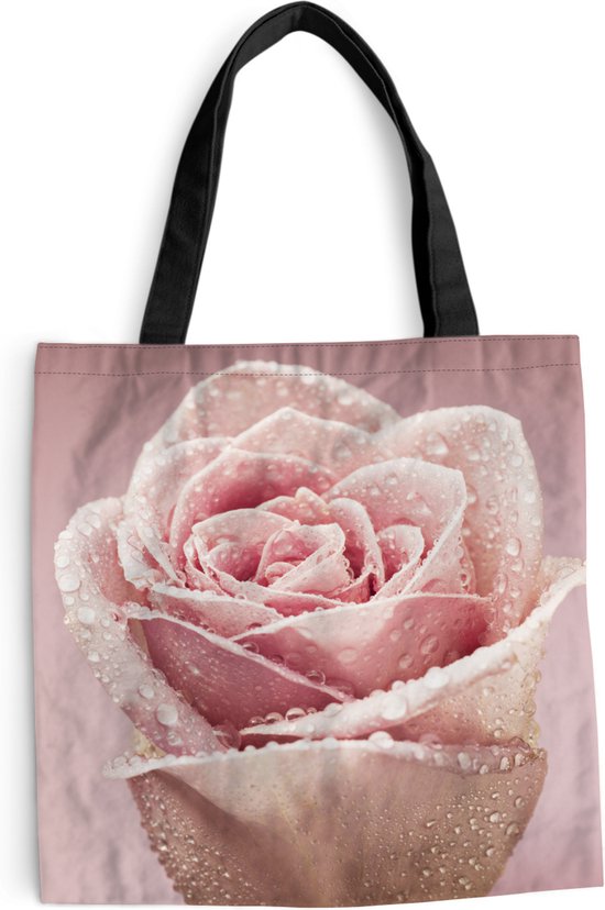MuchoWow® Schoudertas - Strandtas - Big Shopper - Boodschappentas - Vroege dauwdruppels op een roze roos - 45x45 cm - Katoenen tas