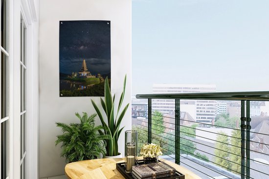 Affiche de jardin - Voie lactée au-dessus du temple Pura Ulun Danu Bratan à Bali - 40x60 cm