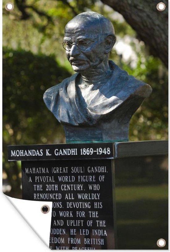 Tuinposters buiten Close-up van een standbeeld van Mahatma Gandhi in ...
