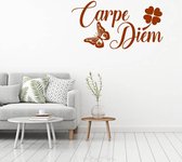 Muursticker Carpe Diem Met Vlinder En Klavertje Vier - Bruin - 120 x 60 cm - woonkamer slaapkamer alle