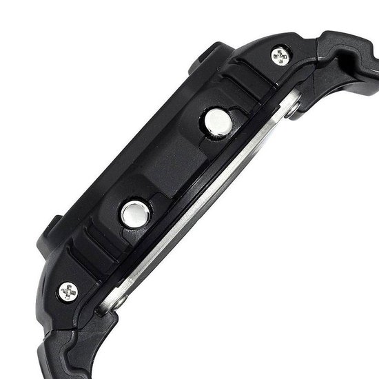 Zijkant van een zwarte G-Shock horloge, met metalen schroeven.