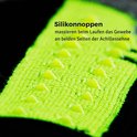 Detail van een Falke groene band met siliconen noppen die de huid masseren.