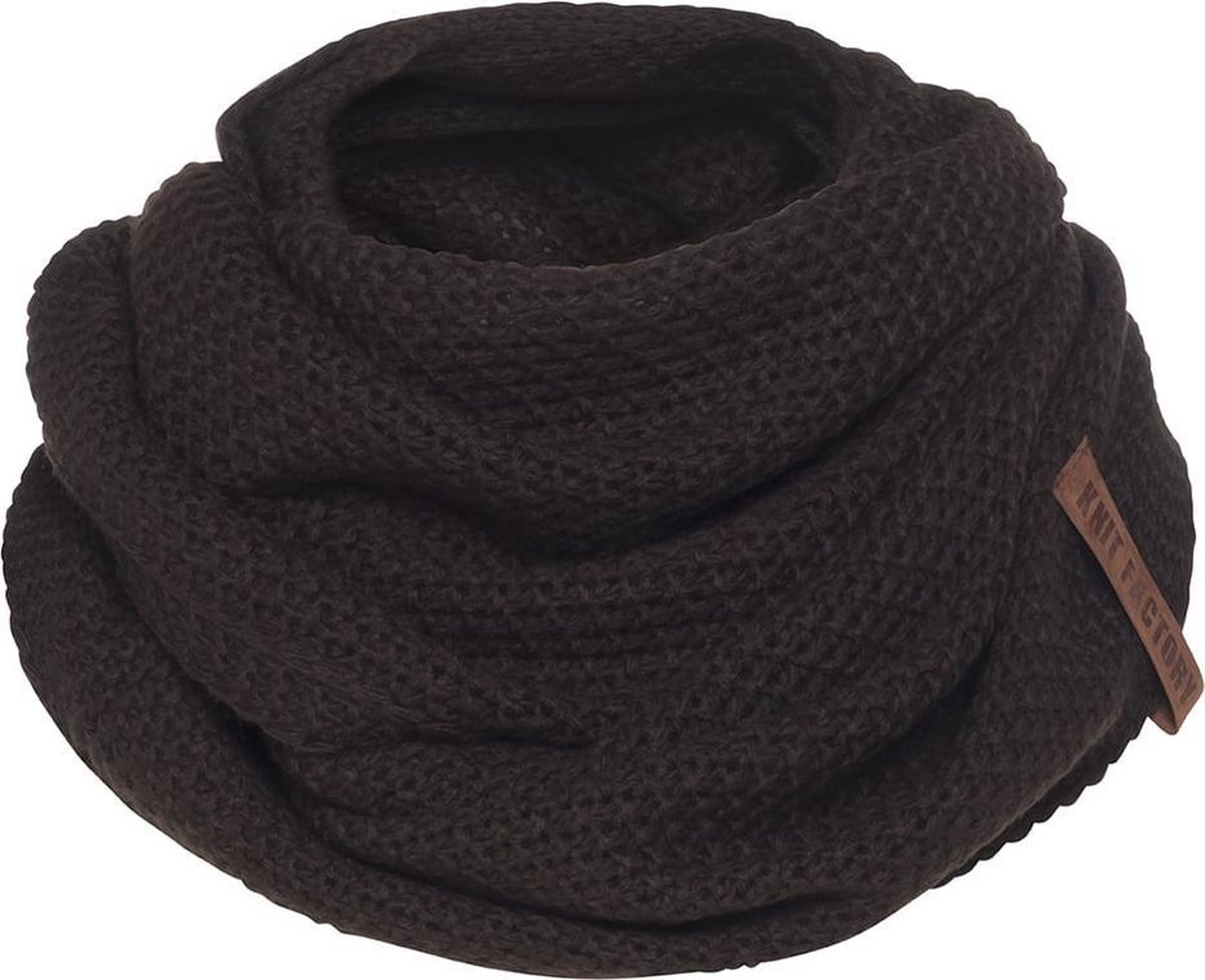 Knit Factory Coco Gebreide Colsjaal - Ronde Sjaal - Nekwarmer - Wollen Sjaal - Donkerbruine Colsjaal - Dames sjaal - Heren sjaal - Unisex - Donkerbruin - One Size
