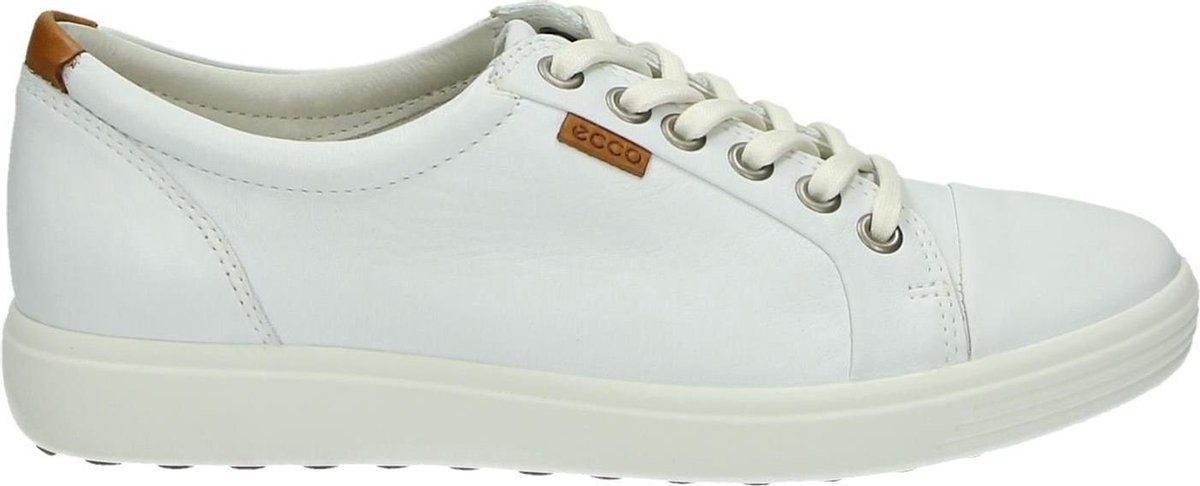witte sneakers selected=